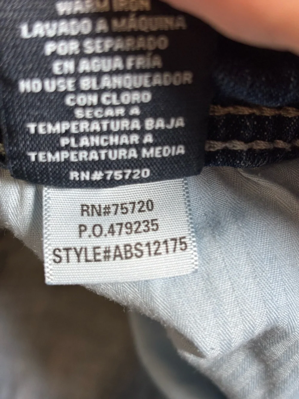 BKE Men's Relaxed Jeans in Light Blue Wash